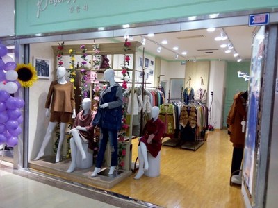 品牌女裝批發(fā)優(yōu)選 海容服裝店，專業(yè)廠家直供優(yōu)惠供應(yīng)